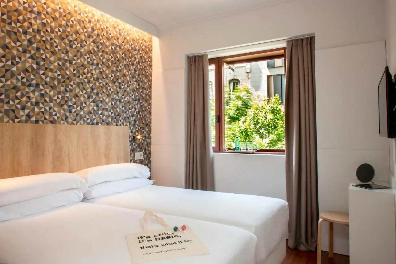 Hotel Chic & Basic Velvet Barcelona 3*,  España